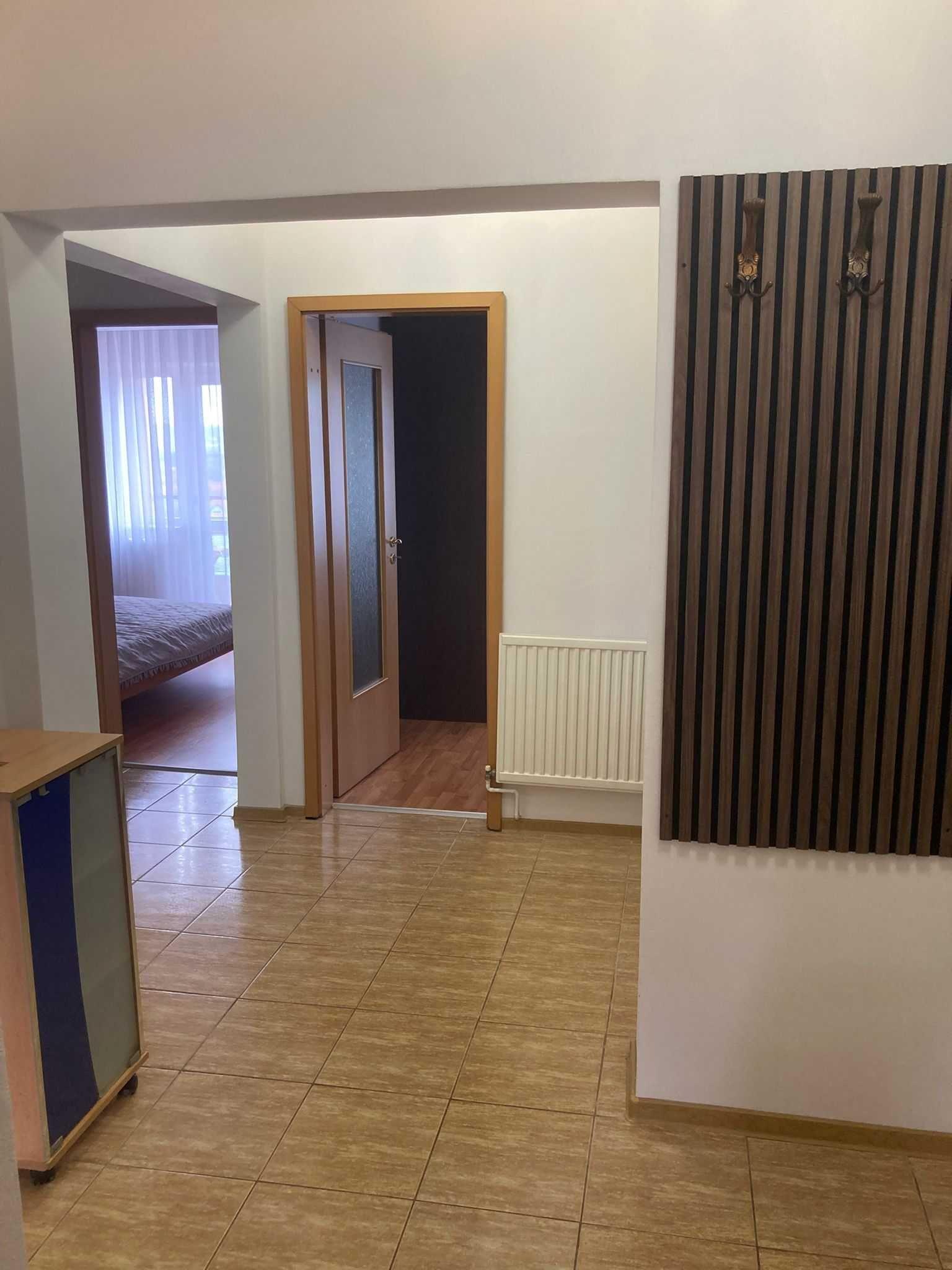Ofer spre închiriere | Direct Proprietar | Apartament 3 camere DECOMANDAT, 2 băi, Cartier Terezian, Sibiu