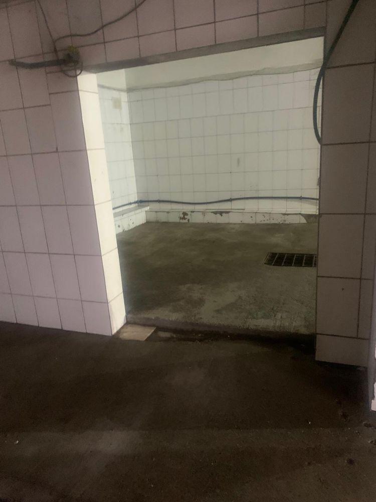 Hală de depozitare la curte – 135 mp + birouri + parcare