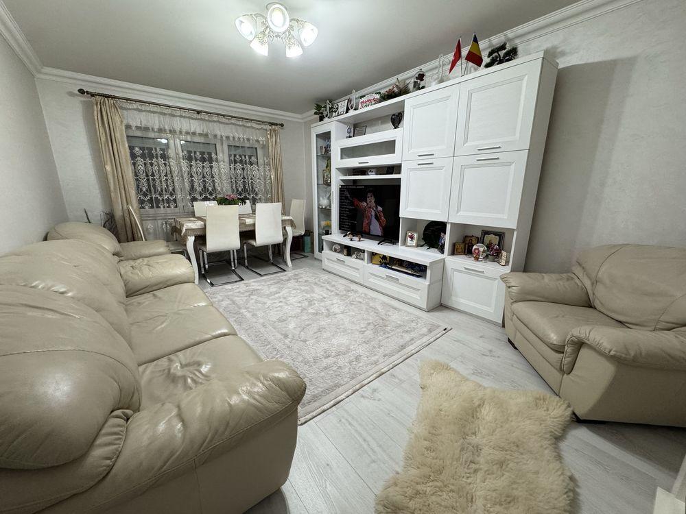 Vand apartament 3 camere Obcini - imagine 1