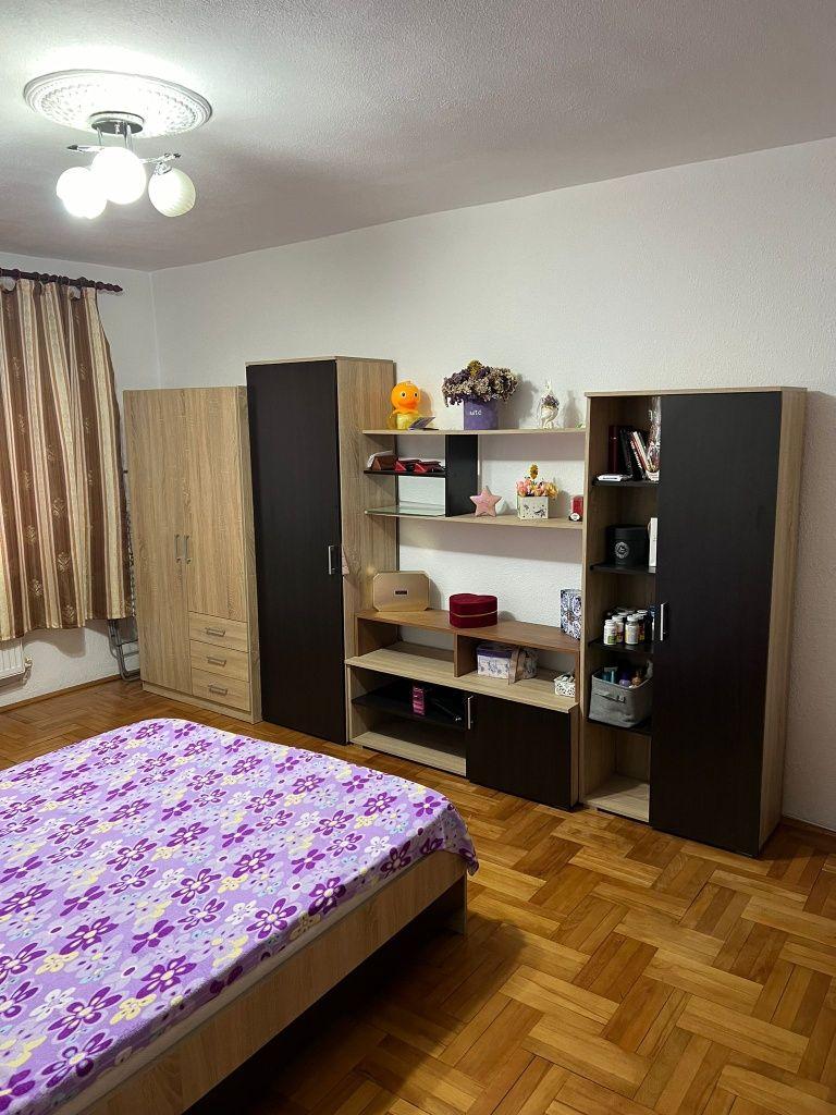 Închiriez apartament 2 camere, decomandate, zona Mărășești/Zamca - imagine 1