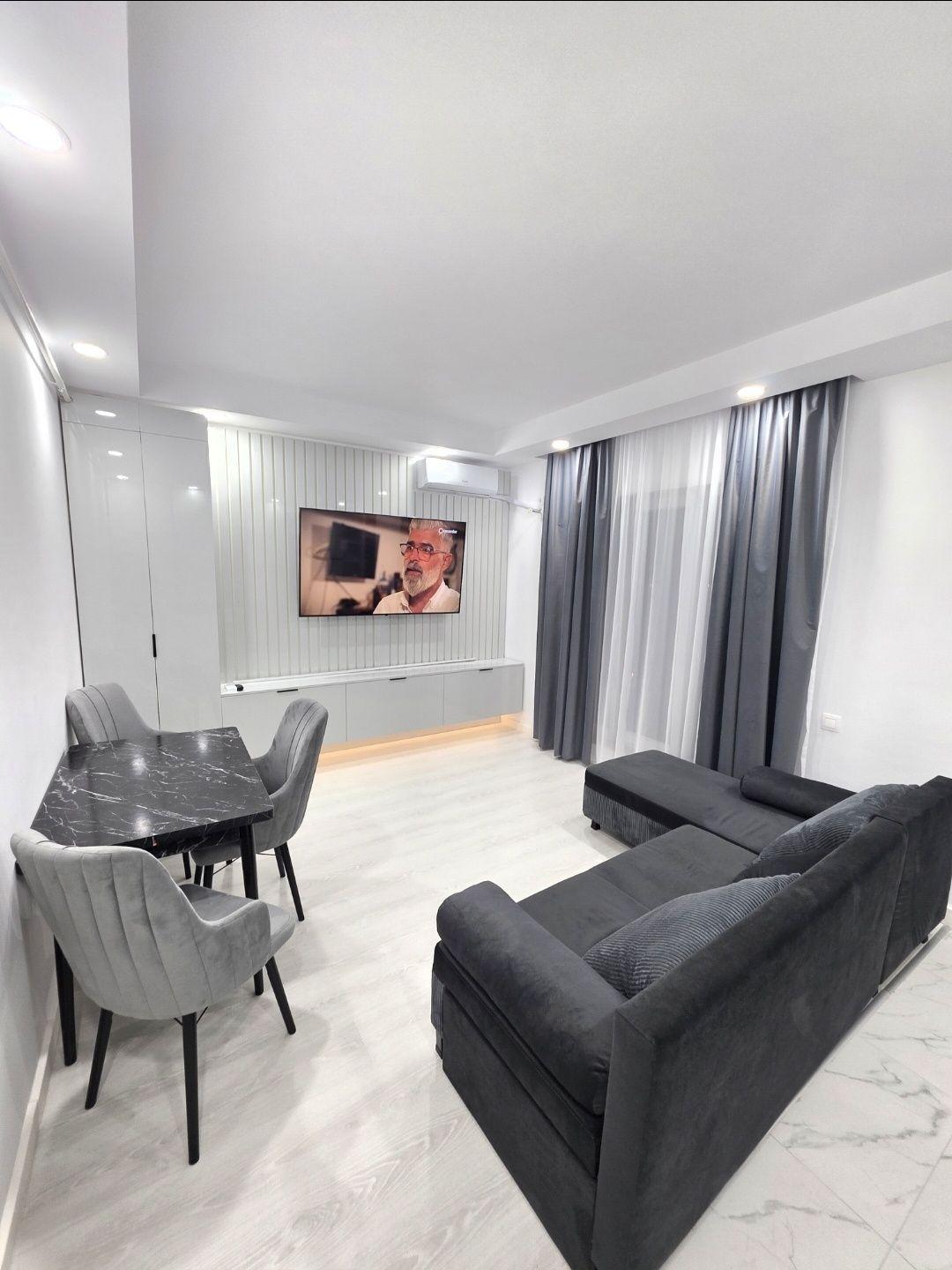 Inchiriere Apartament 3 camere Cosmopolis- loc de parcare inclus - imagine 1