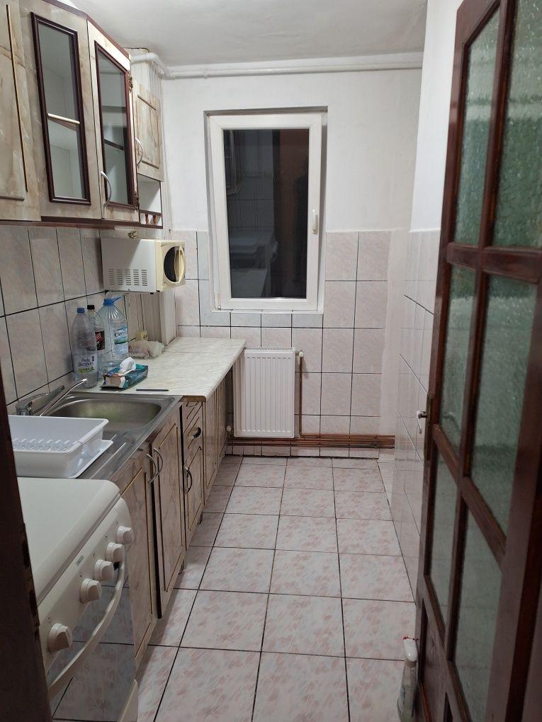 Inchiriez apartament 2 camere