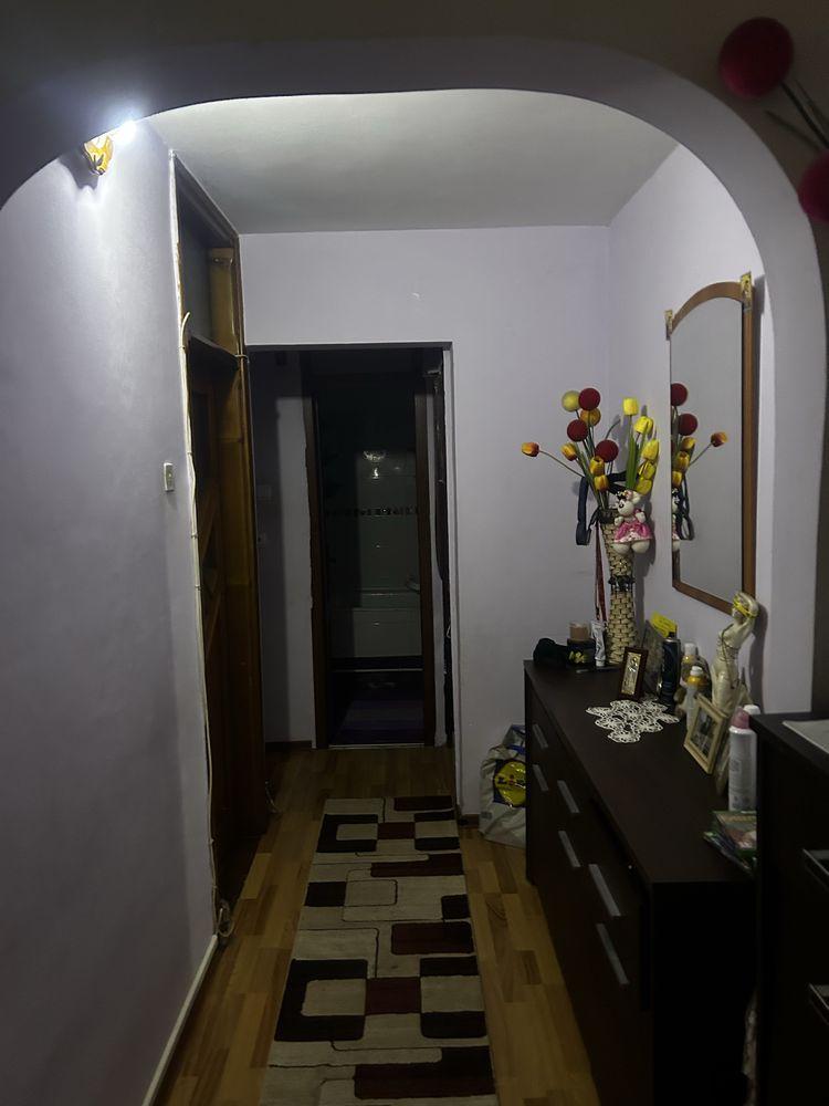 Apartament 3 camere, et 4, zona Debarcader - imagine 1