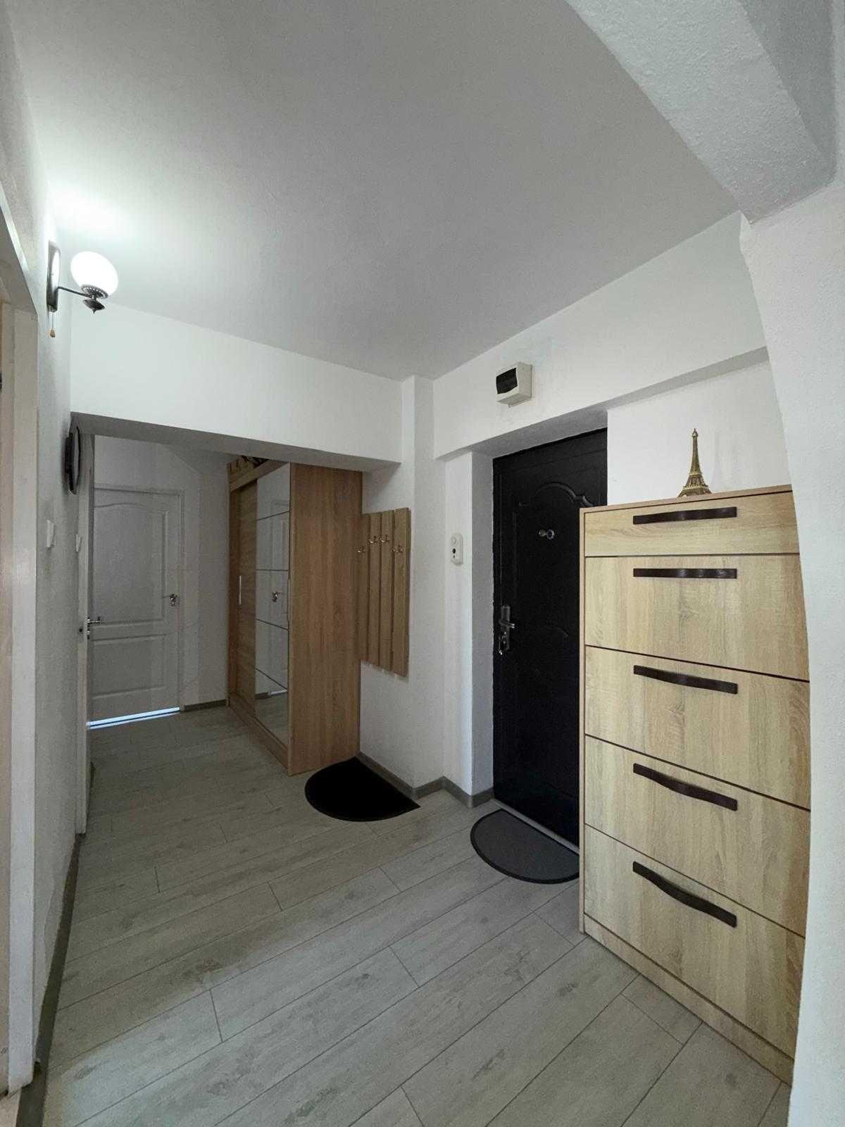 Apartament 3 camere decomandat, ultracentral, 70 mp, Târgu Jiu - imagine 1