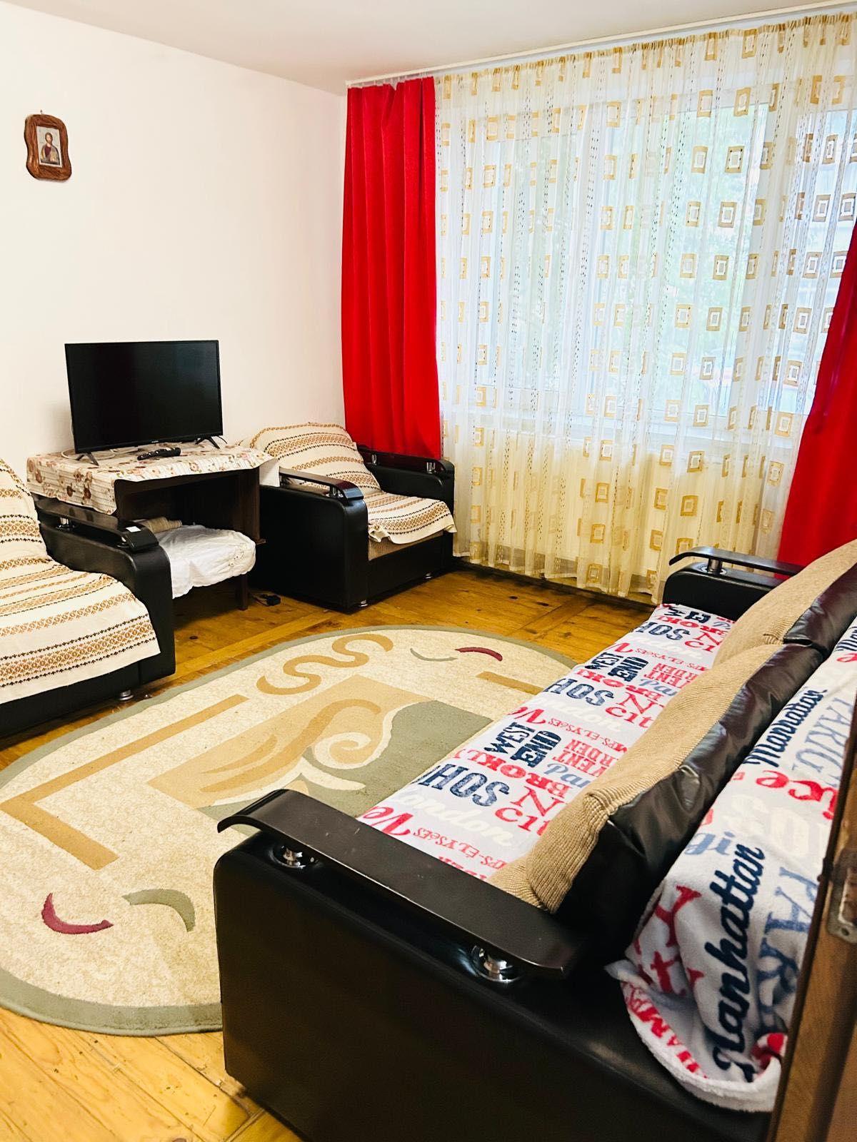 Închiriez apartament