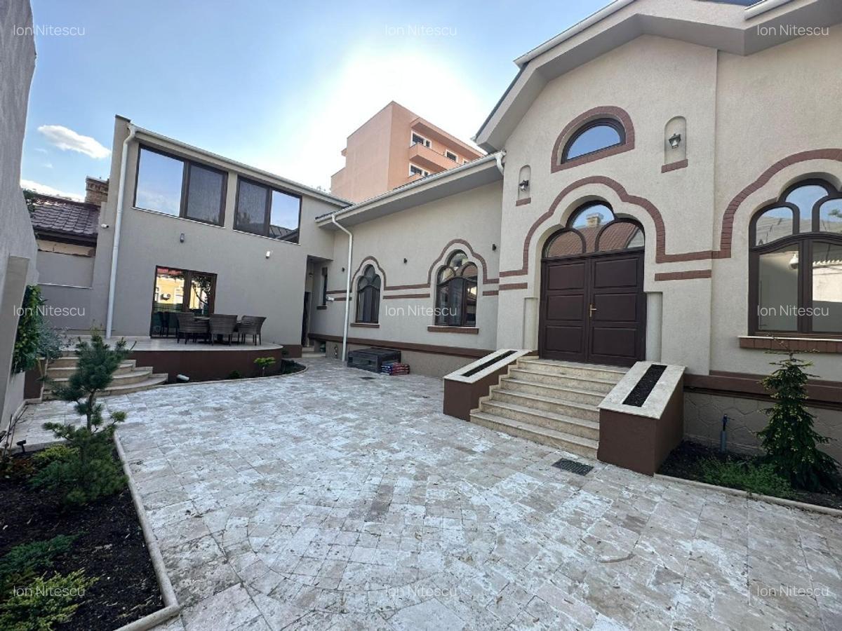VAND CASA STR ION BĂNESCU ȘI CASĂ BD TOMIS