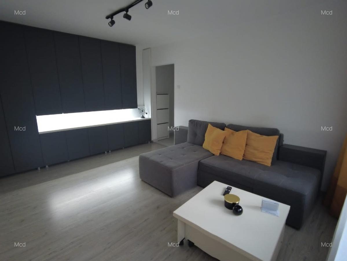 Apartment de închiriat 2 camere 2200 lei exclus agenții