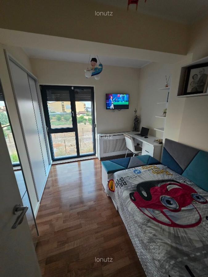 Vand apartament 4 camere Tomis Plus-Palazu Mare - imagine 1