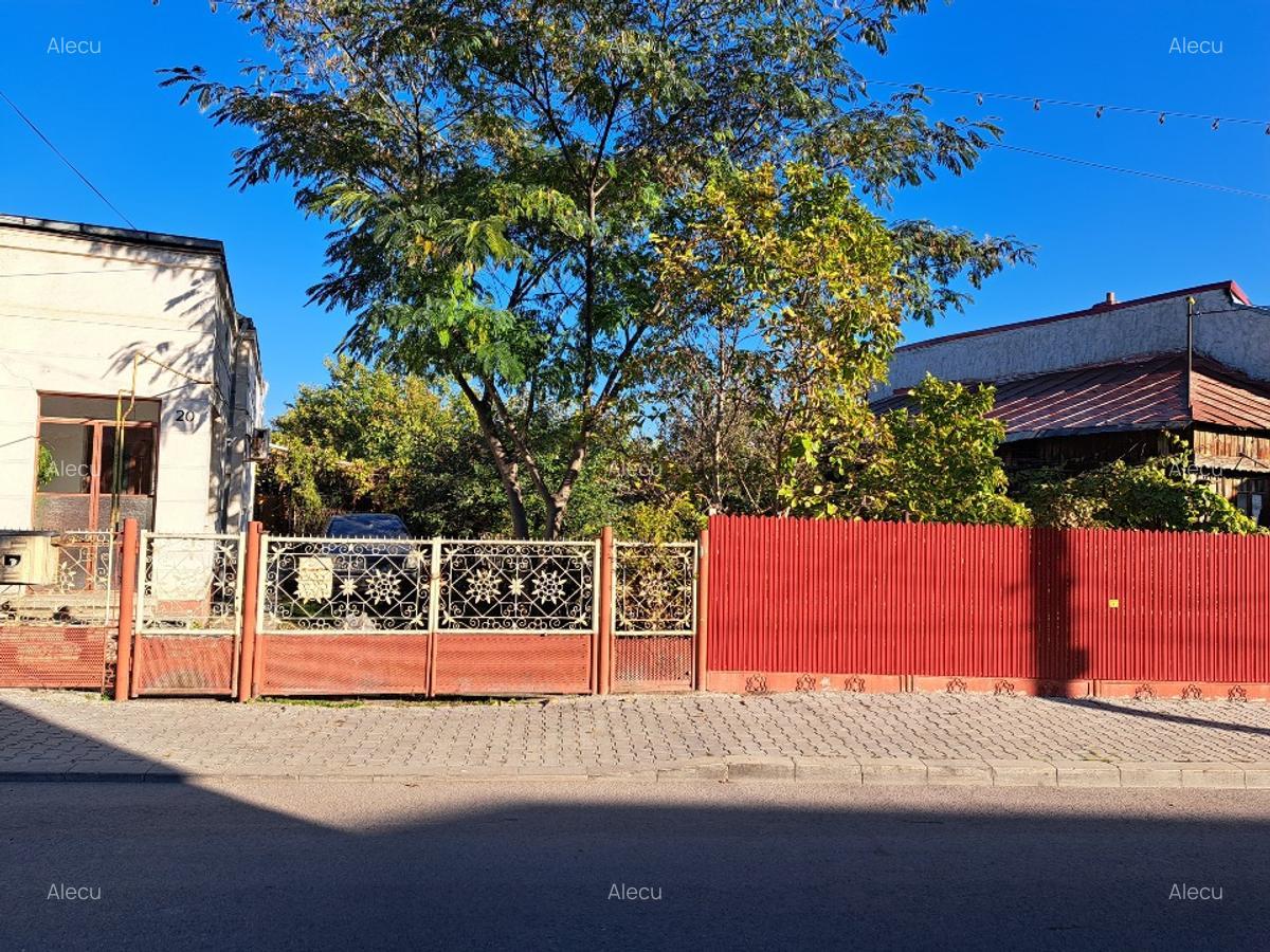 Oportunitate dezvoltare/constructie 2 proprietati Casa+teren 2200 m2,zona buna,