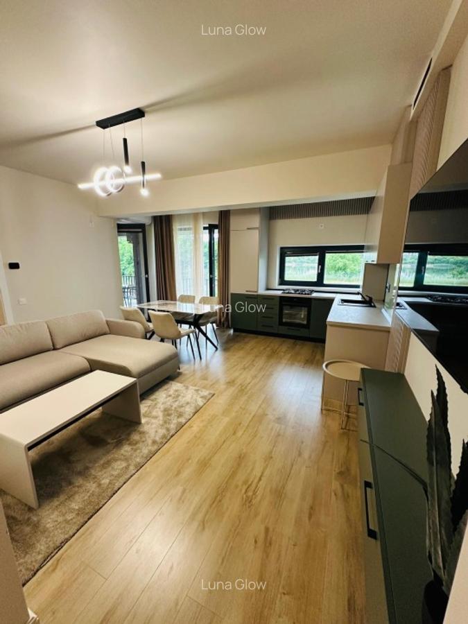 Apartament 3 camere - Vedere la lac -  Prima închiriere