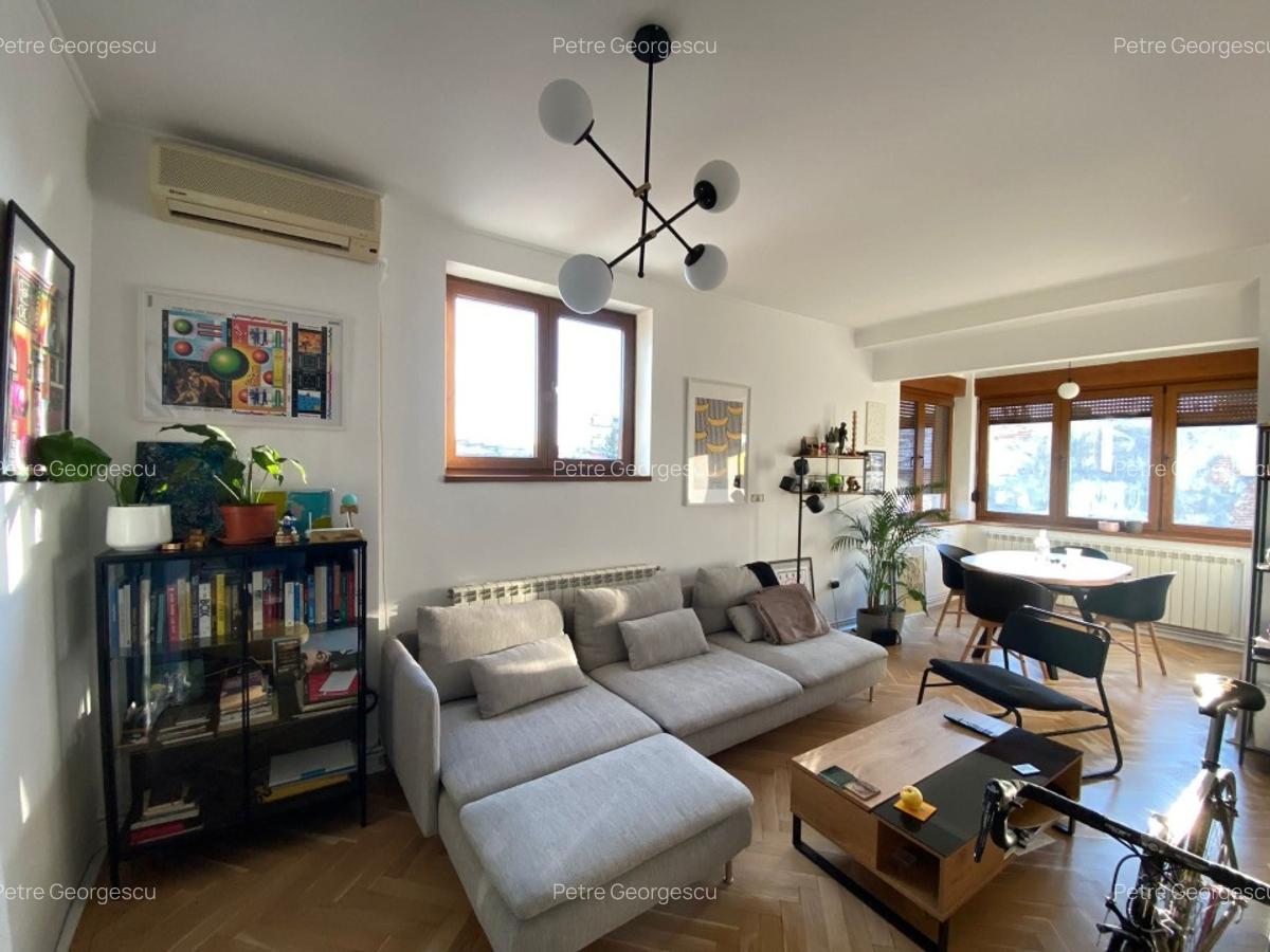 Apartament luminos cu garaj in proprietate - imagine 1