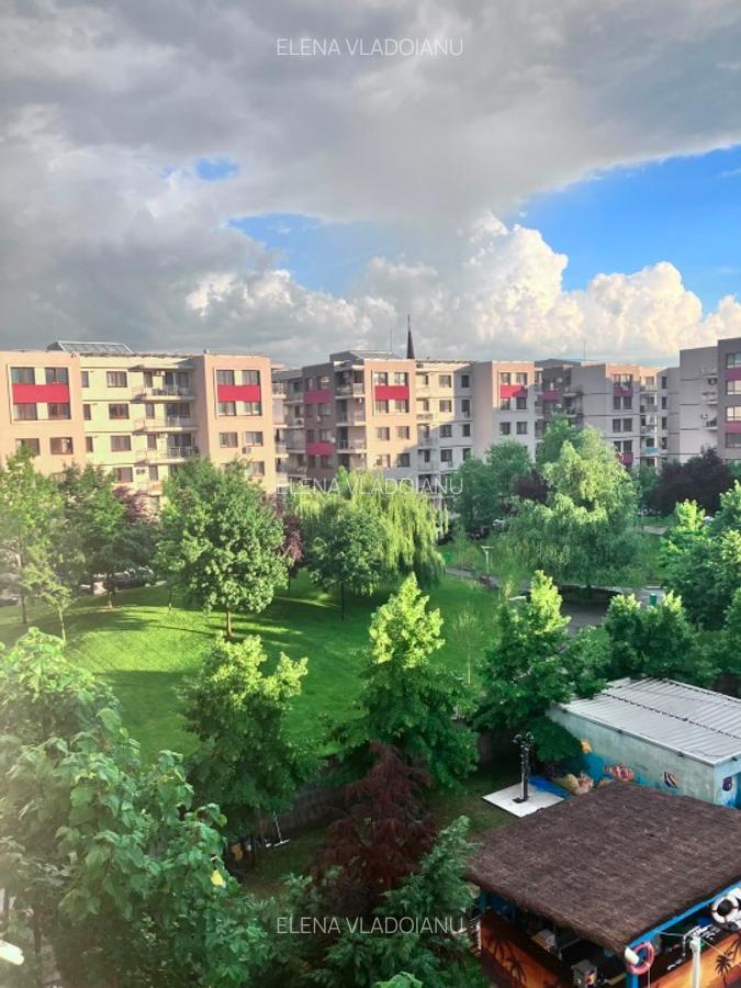 Închiriez apartament 2 cam în Cartierul Solar, centrala termica, loc parcare
