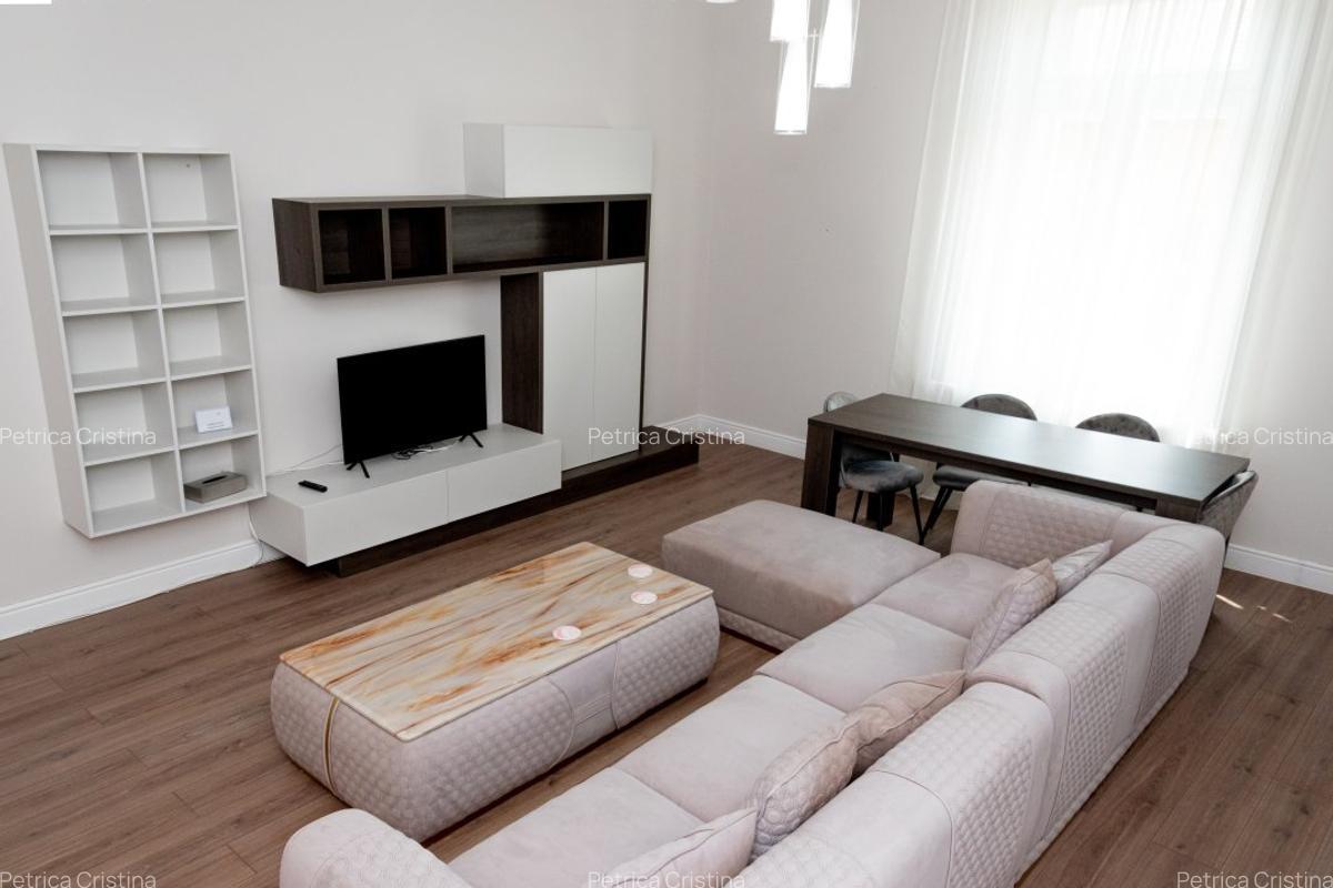 SUPER LUX , ZONA CENTRALA,  FOARTE SPATIOS, INSCRIS SAD, IDEAL SEDIU FIRMA