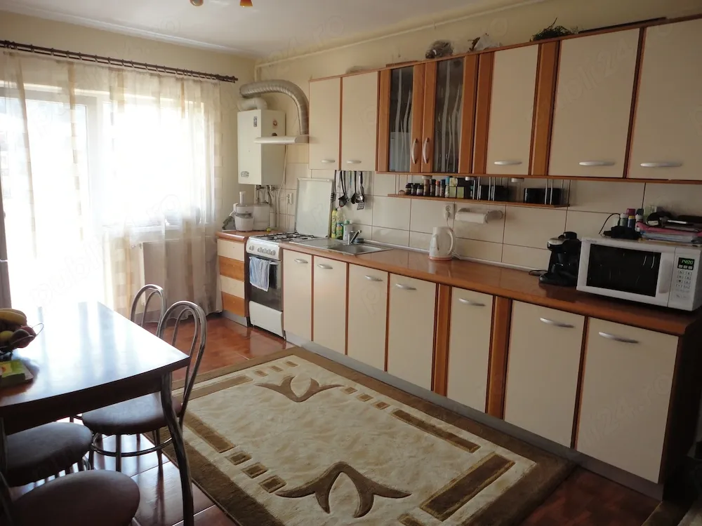Vand apartament frumos in Floresti, pe strada Eroilor 190 - imagine 1