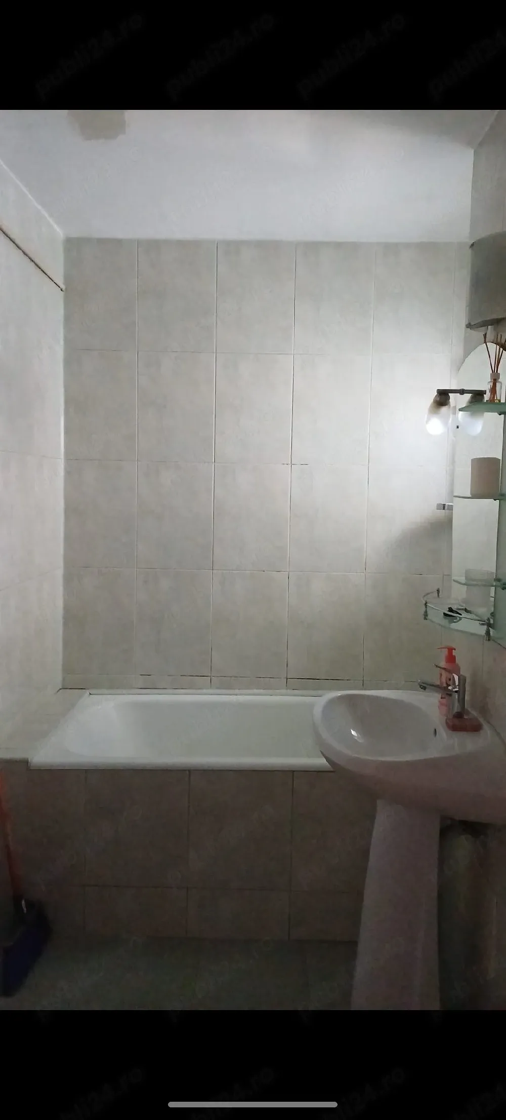 închiriez apartament 2 camere