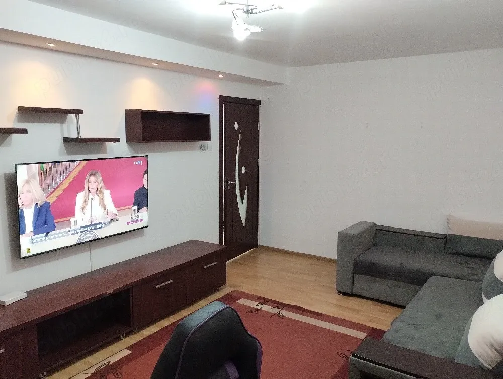 inchiriez apartament 3camere cart 1mai