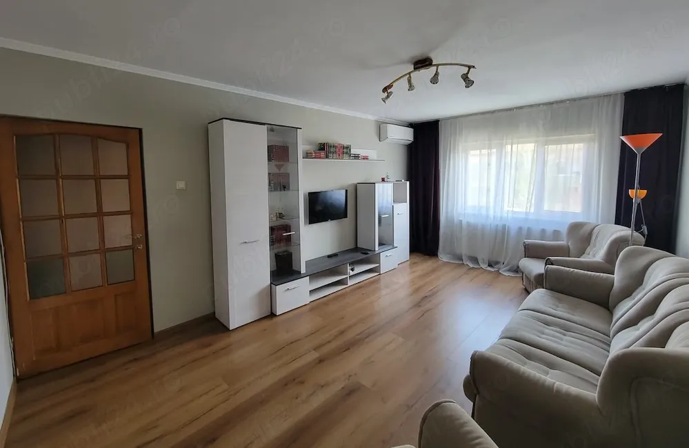 Apartament PB 3 camere, decomandat, 2 bai, zona Nufarul