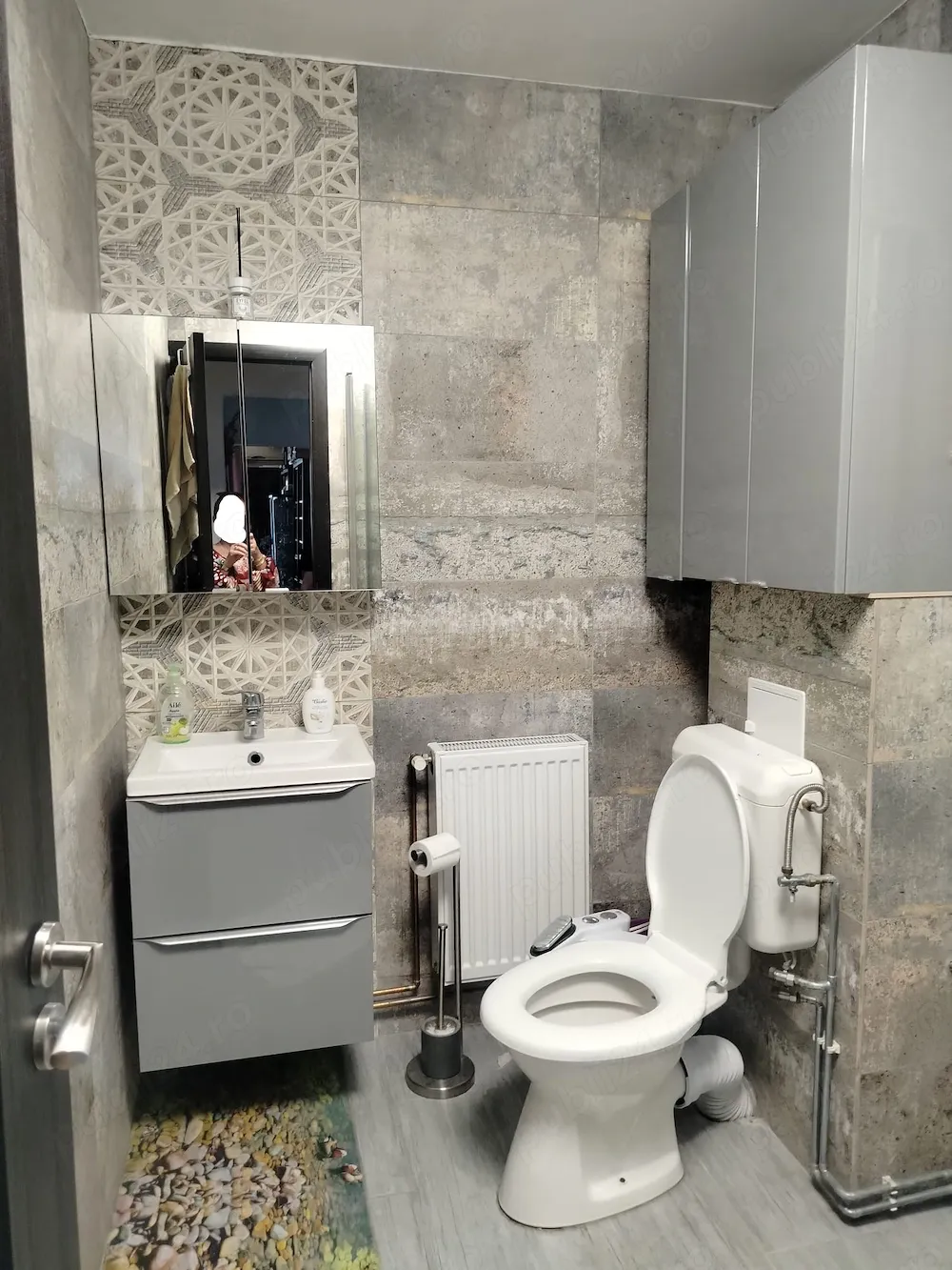Vând apartament mobilat si utilat, 4 camere, Apărătorii Patriei - imagine 1