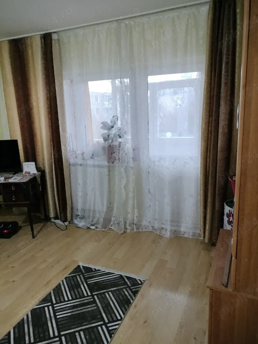 Închiriez garsoniera ,42 m ,foarte spatioasa,utilata