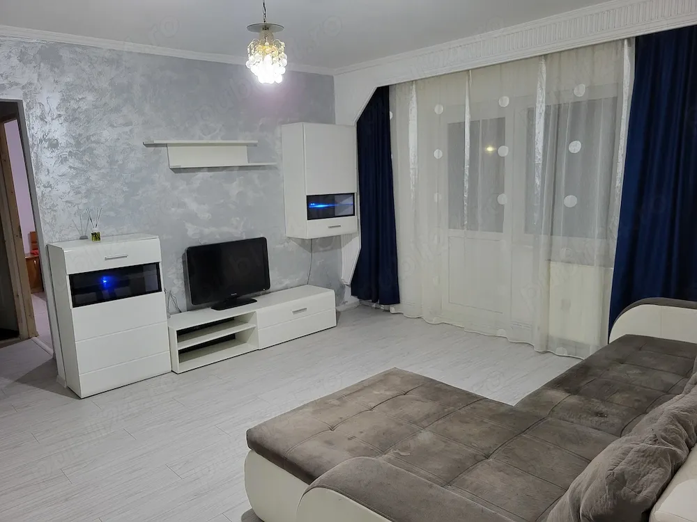 Închiriez apartament