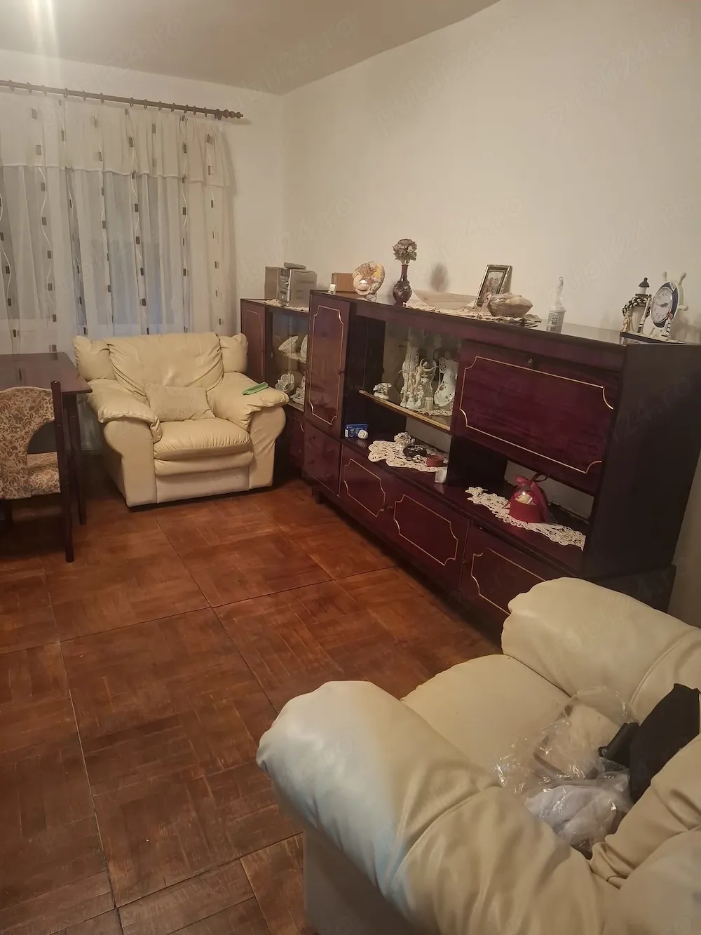 Închiriere apartament cu 3 camere