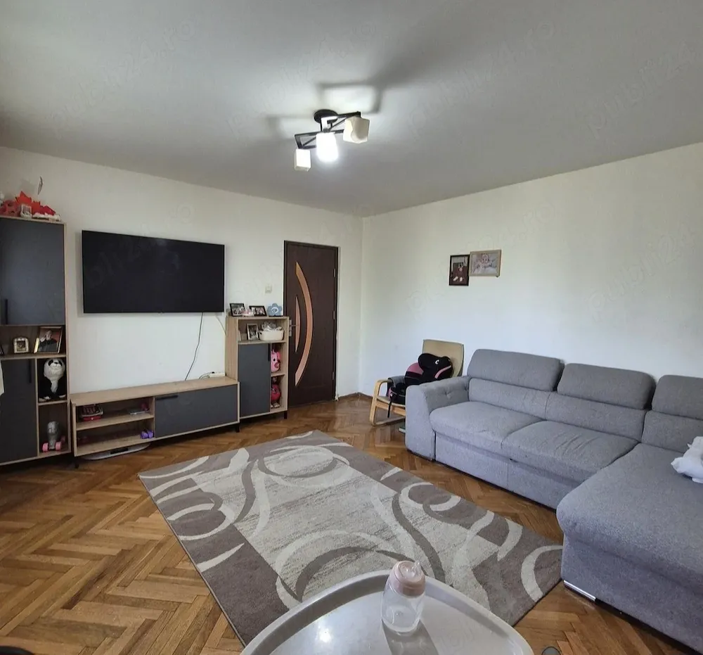 Vand apartament 3 Camere , zona Vlaicu , 87mp