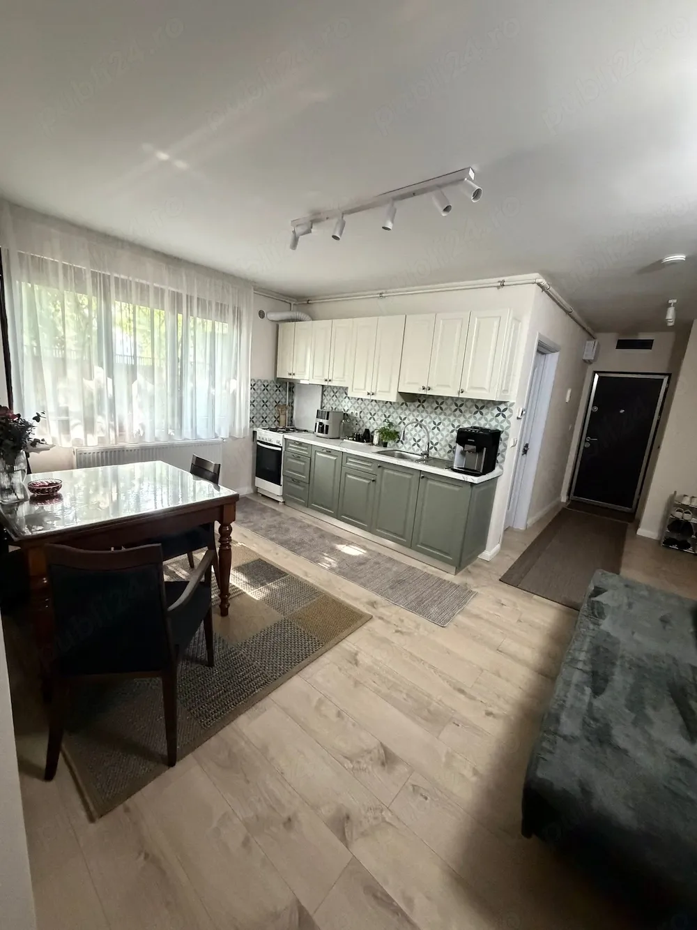 Chirie Apartament modern, parter, renovat complet   zonă Mall Shopping City, Satu Mare, din August