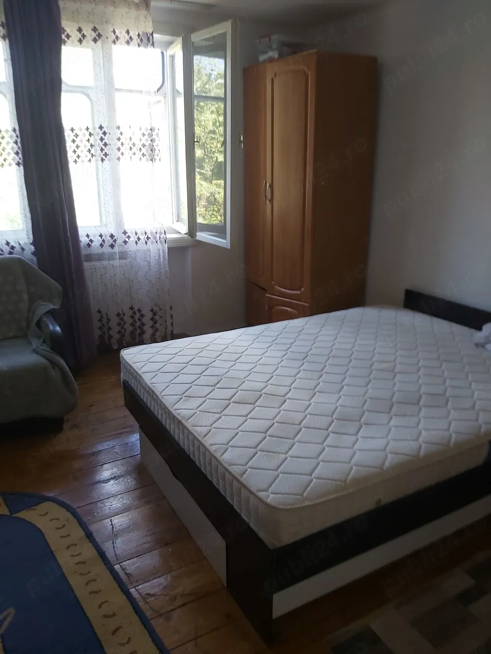Închiriez garsoniera