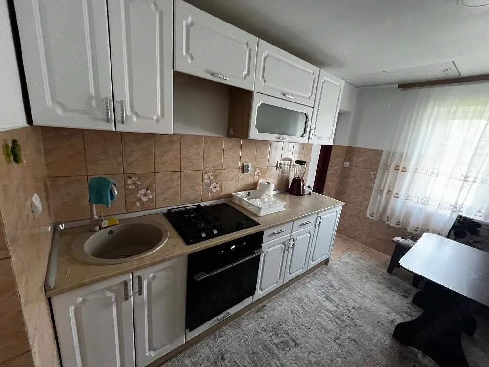 Vand casa mobilata si utilata