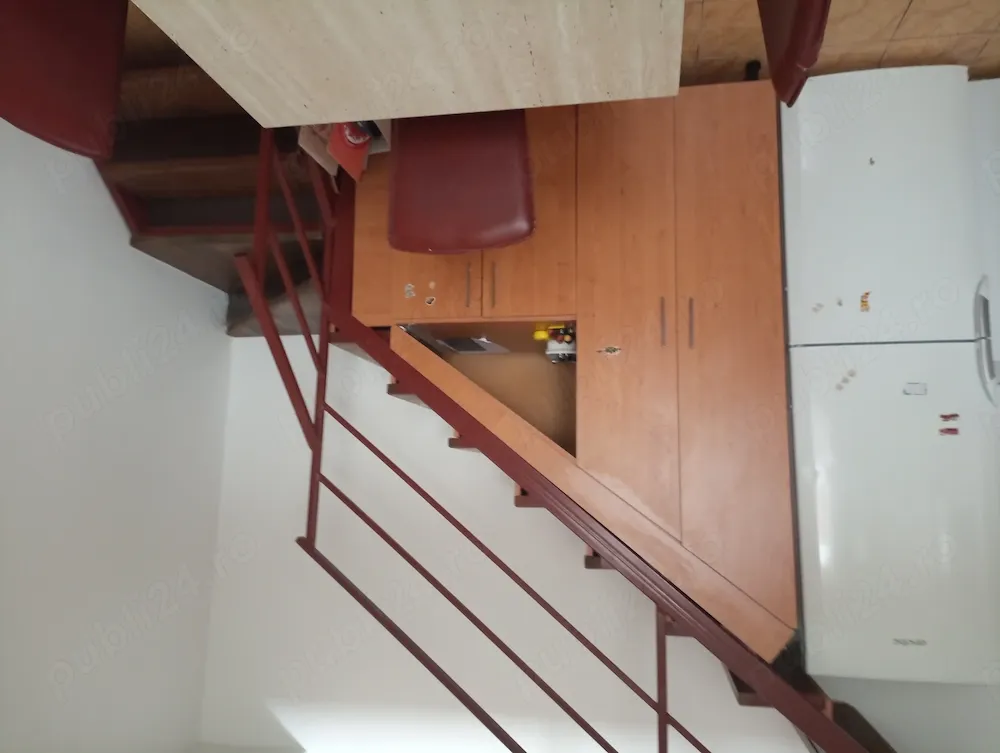 Vind apartament 4 camere decomandat - imagine 1