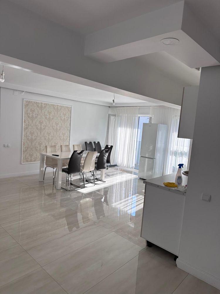 Vand apartament cu 3 camere si doua bai