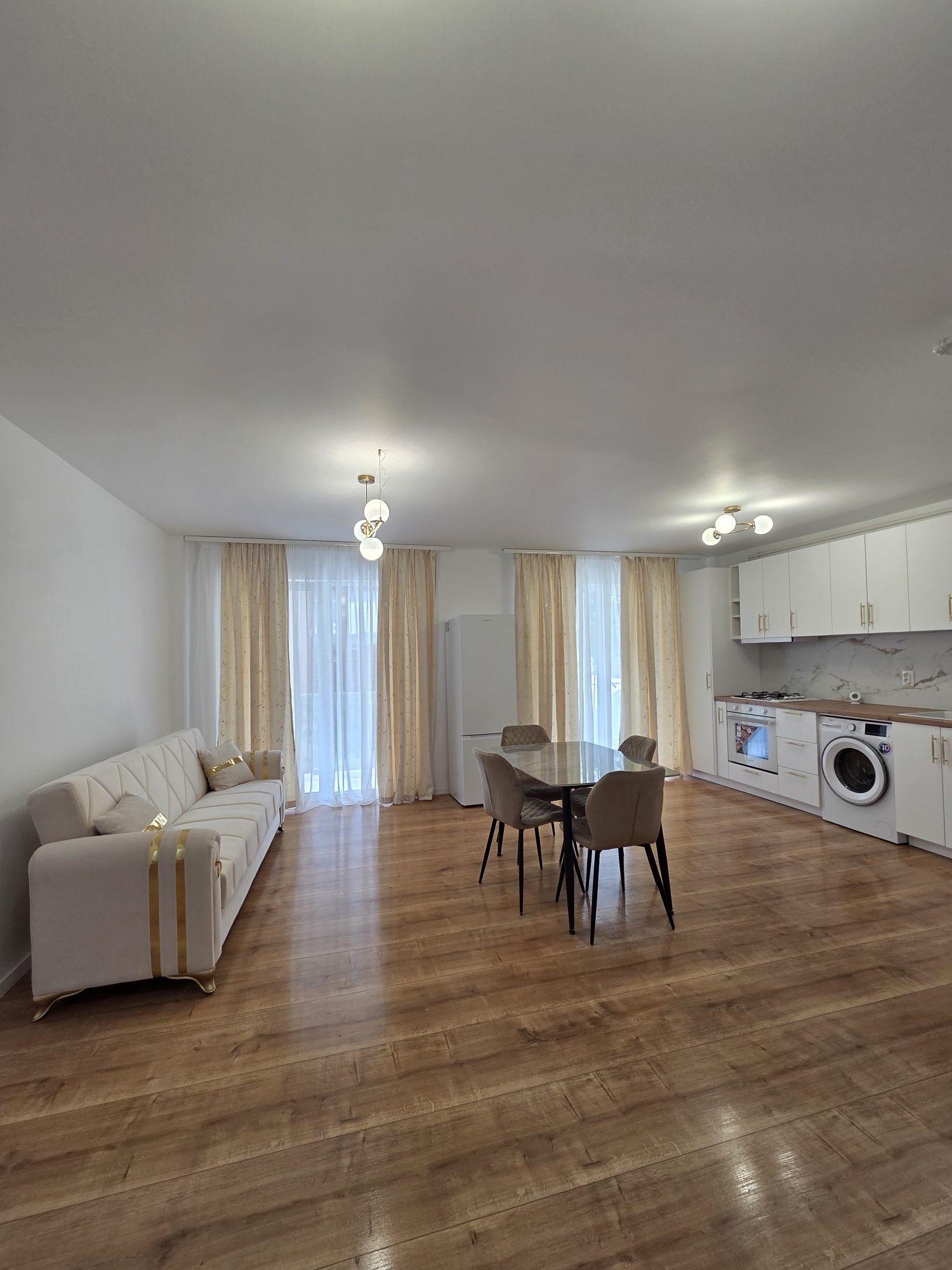 Închiriez apartament
