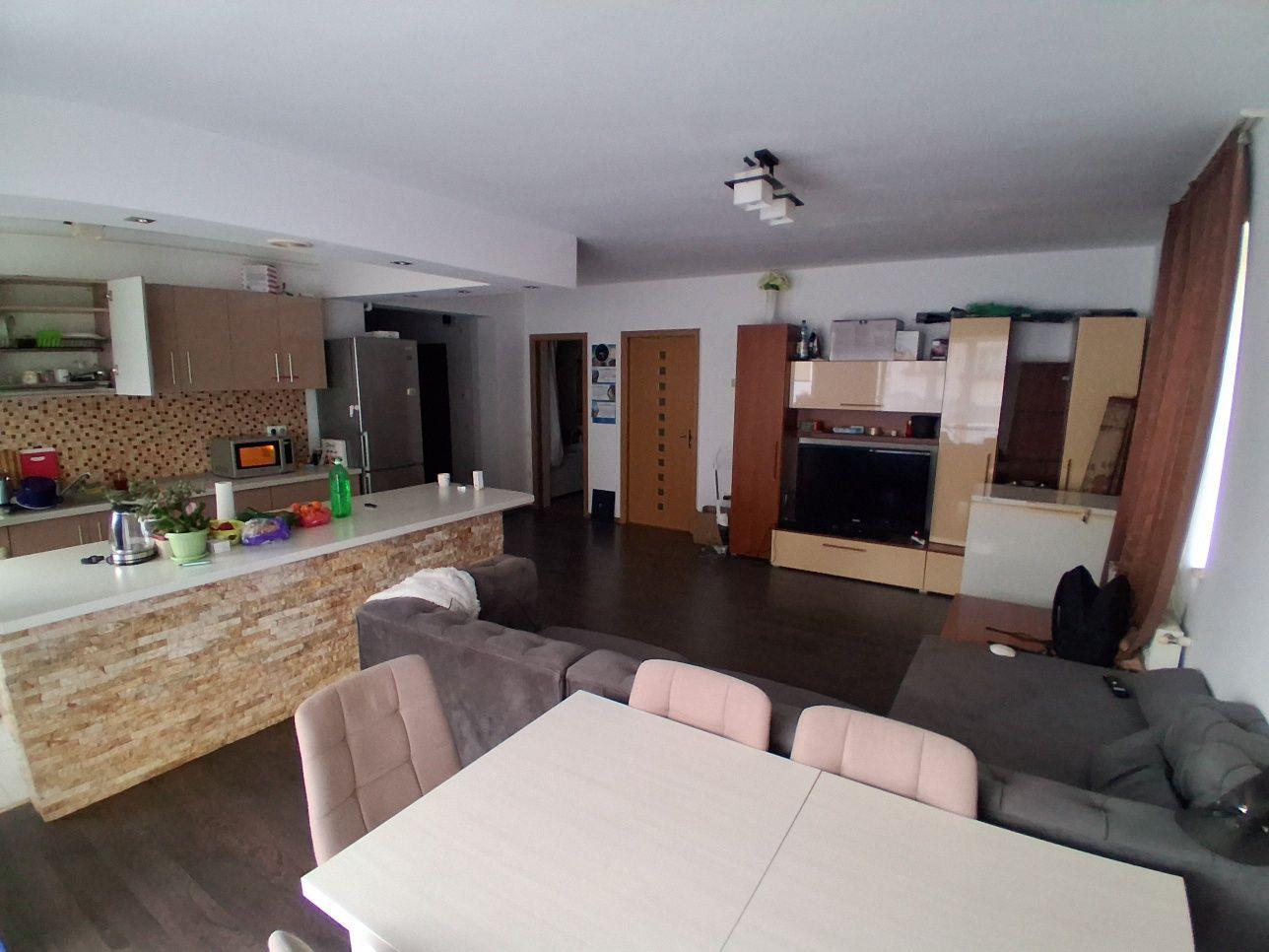 Apartament de închiriat