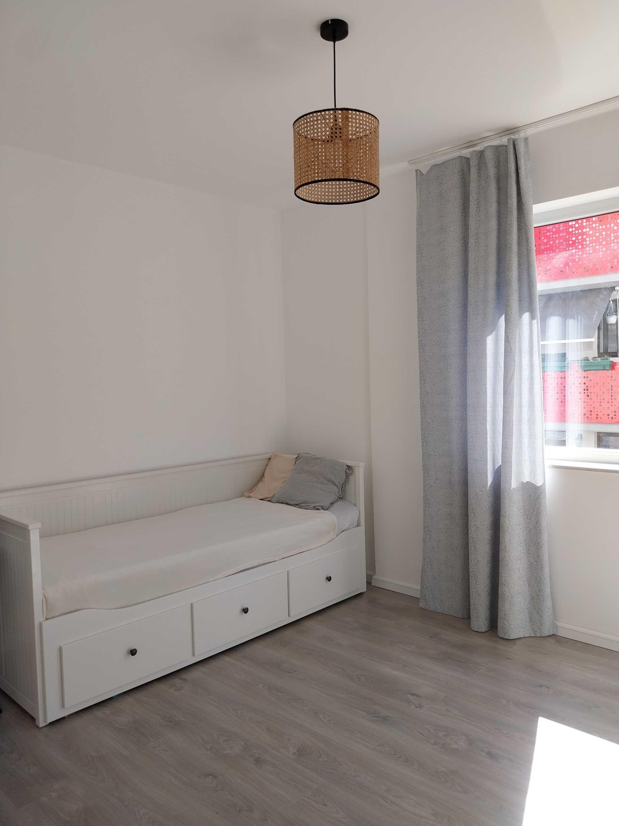 Se închiriază apartament cu 3 camere, Floresti, 69m, strada Sub Cetate, zona parc Poligon