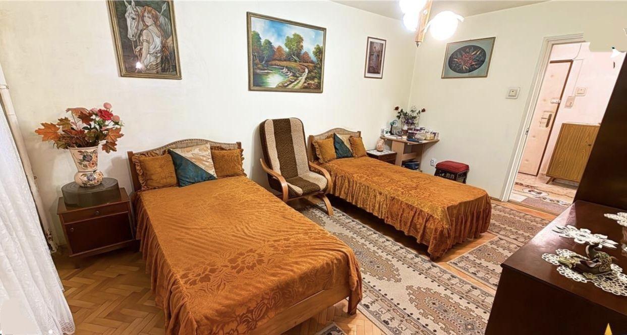 Vand sau schimb cu garsonieră apartament cu 2Camere Confort I 54mp*Balcon mare de 8m* Proprietar! In Dambul Pietros