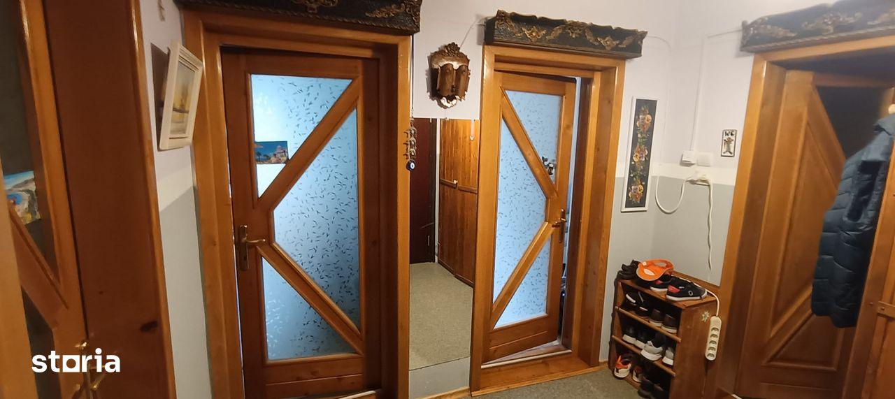 Vând apartament 2 camere Răcădău, 55 mp, mobilat și utilat