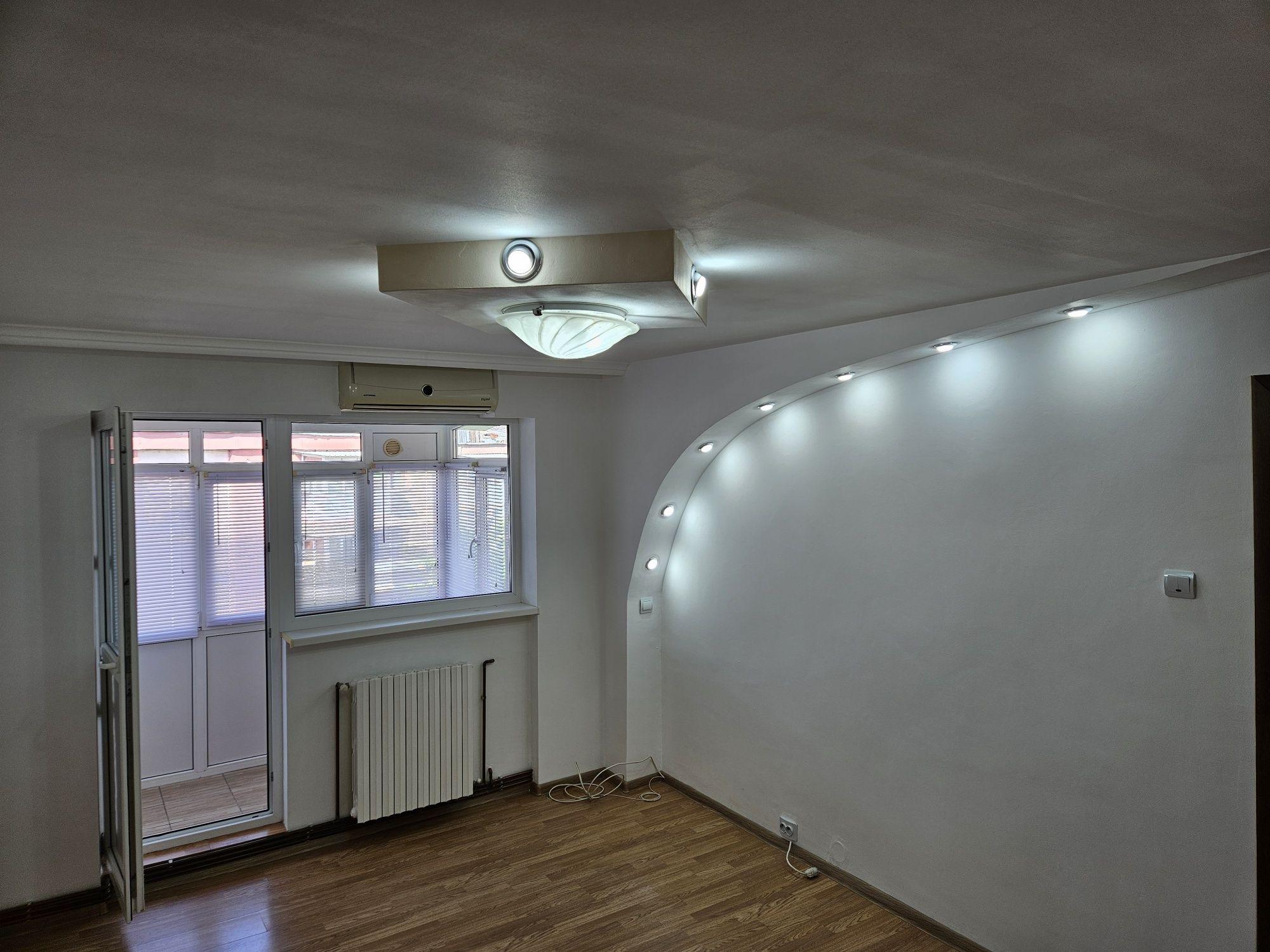 Vand apartament 2 camere Craiovita Noua