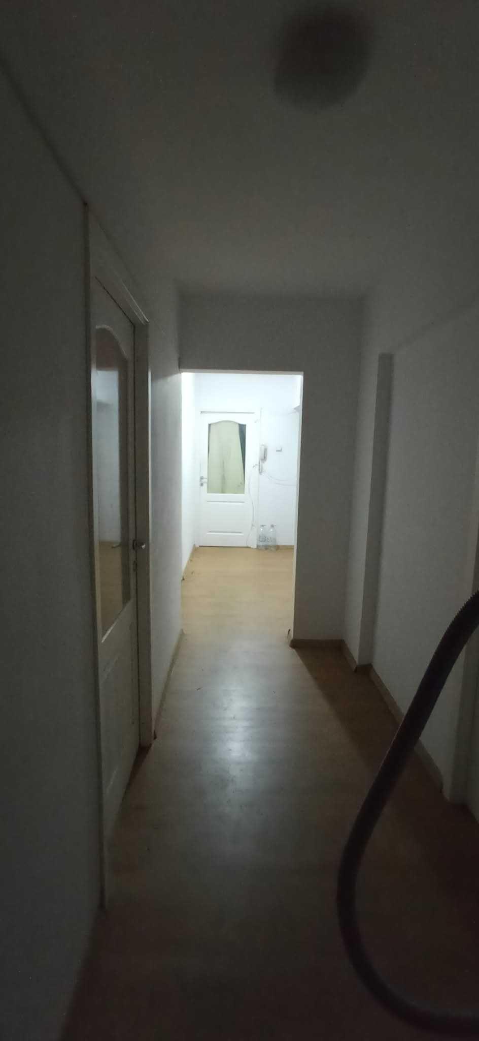 Apartment cu 4 camera