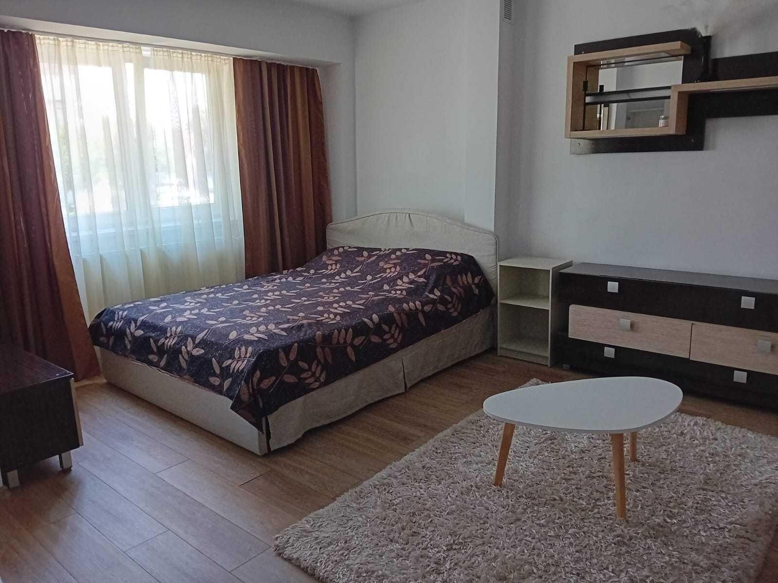 Inchiriez apartament 4 camere zona Ramada