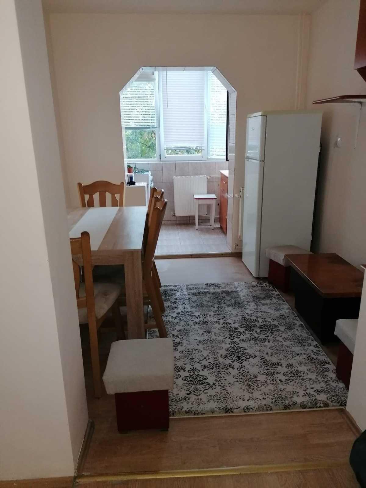 Închiriez apartament 2 camere  PB , decomandat,zona Nufărul.
