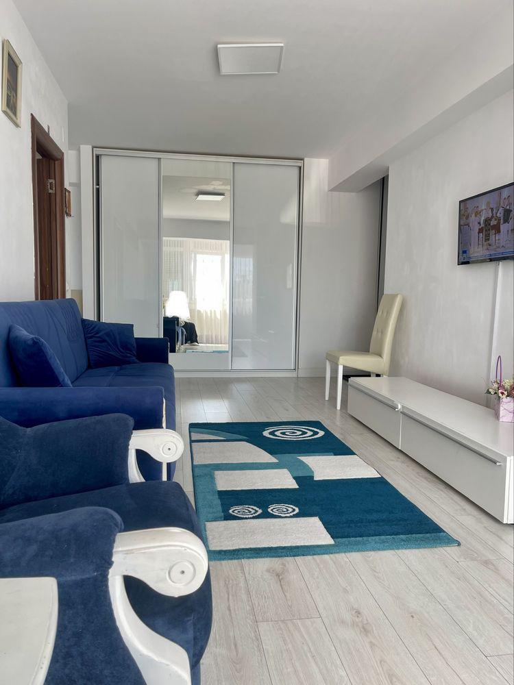 Inchiriez apartament cu 3 camere Nufarul