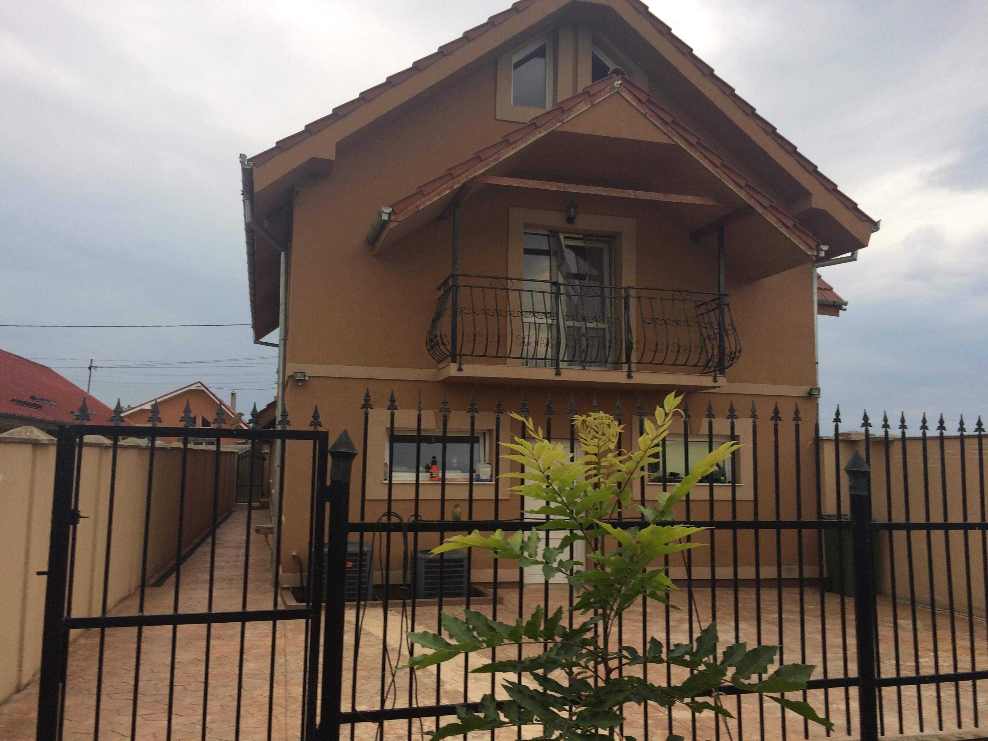 Casa de vanzare, gata de mutat! Pretul este negociabil!