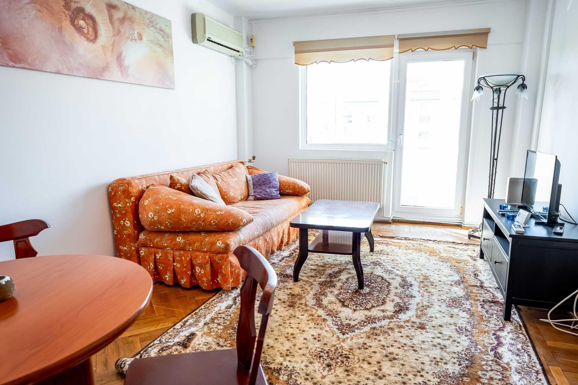 3 camere renovat, 80 mp, 2 AC, centrala, loc parcare, curte interioara, Strada Pietonala, Teatrul Toma Caragiu - imagine 1