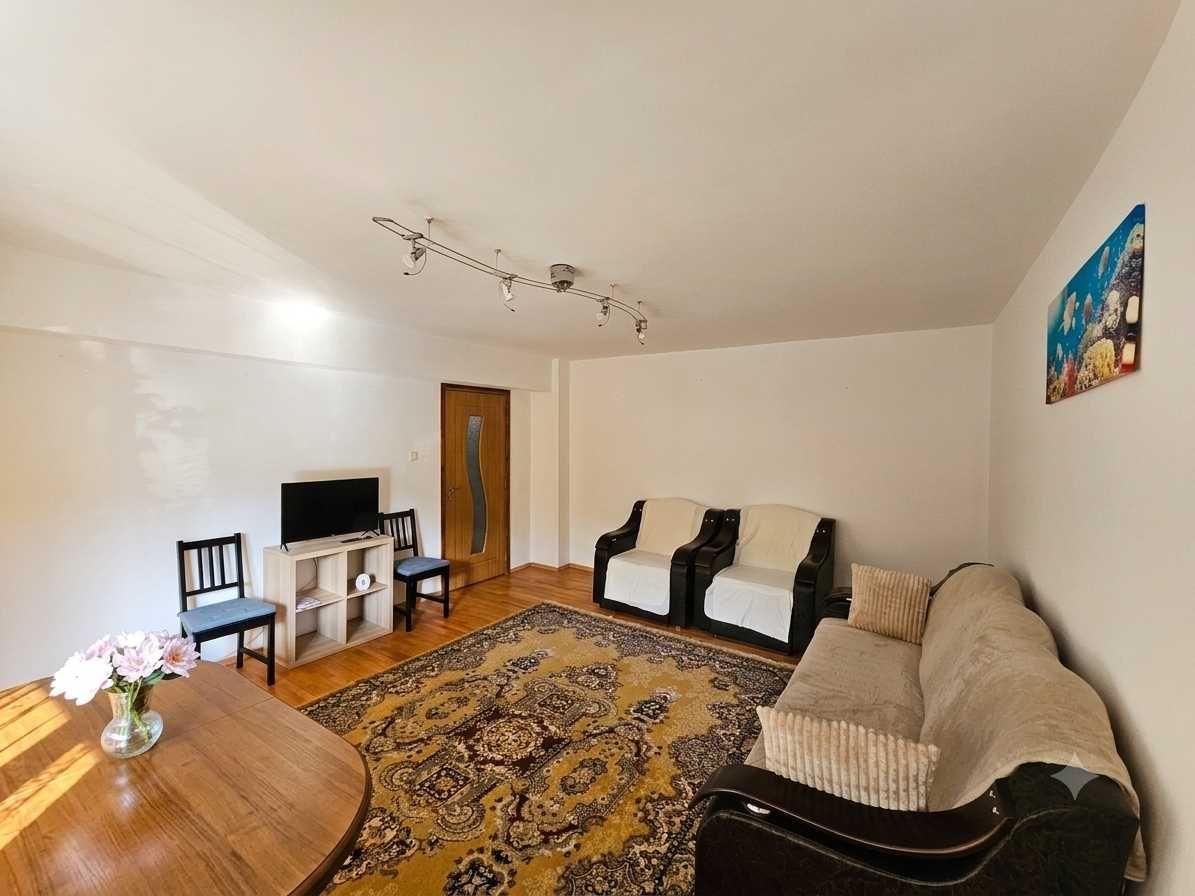 Inchiriez Apartament 2 cam Spatios si Bine Intretinut