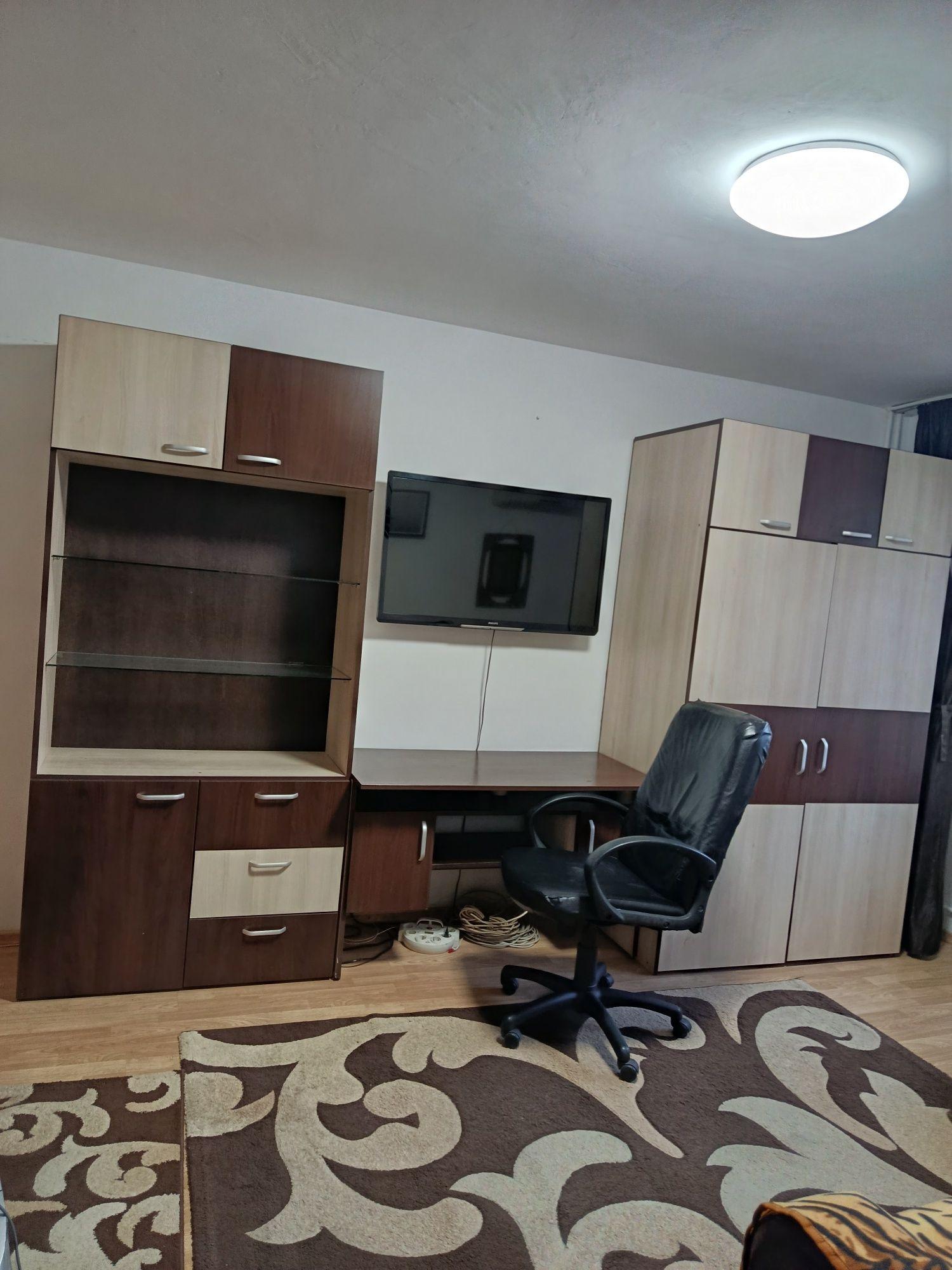 Închiriez apartament cu două camere