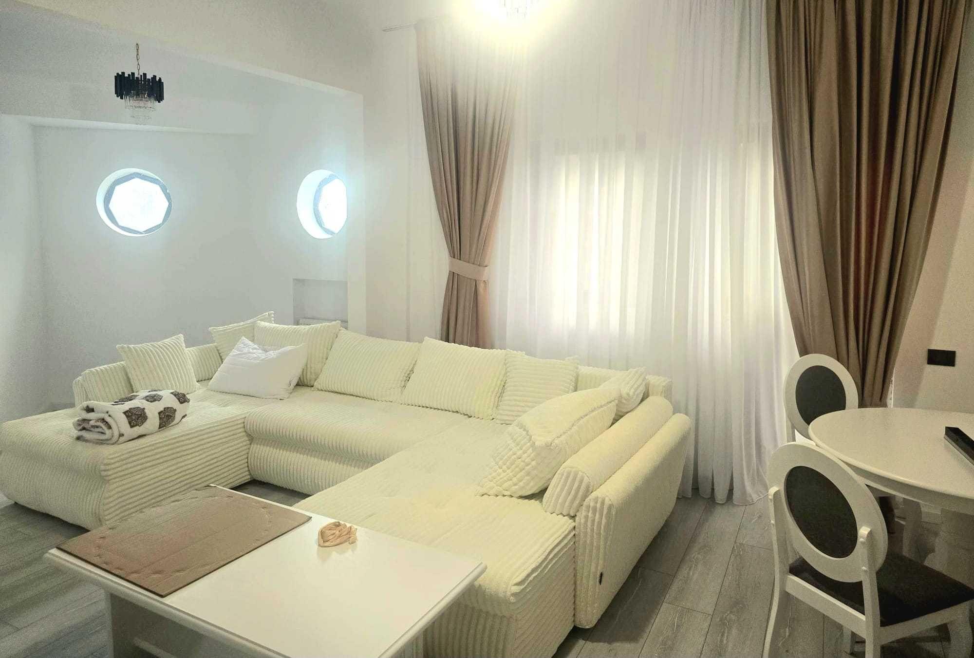 Inchiriez apartament ultracentral Bulevardul Dacia