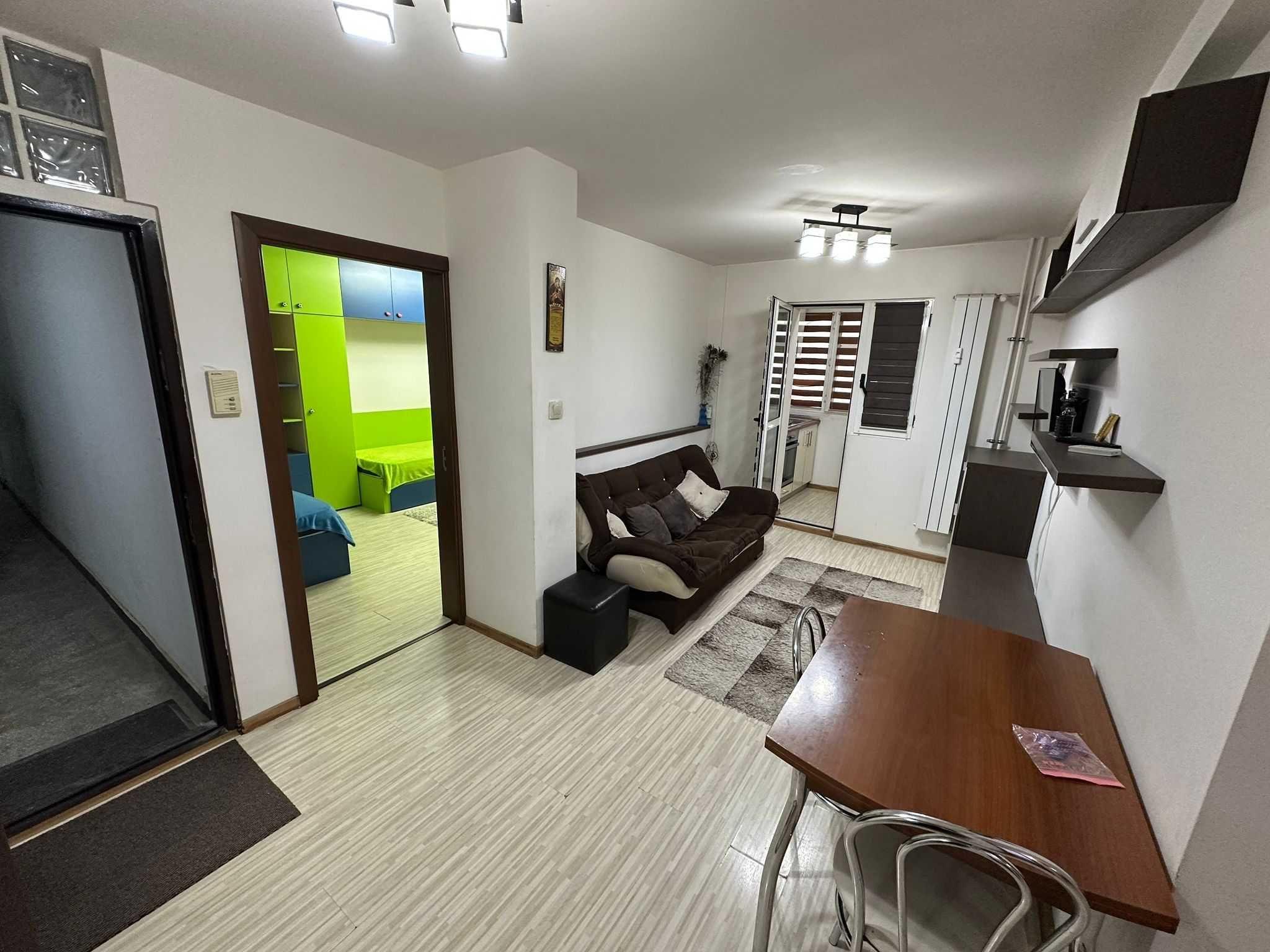 De vânzare - Apartament 4 camere, 70,15 mp, Bd. Chișinău, etaj 5/8, bloc reabilitat - imagine 1