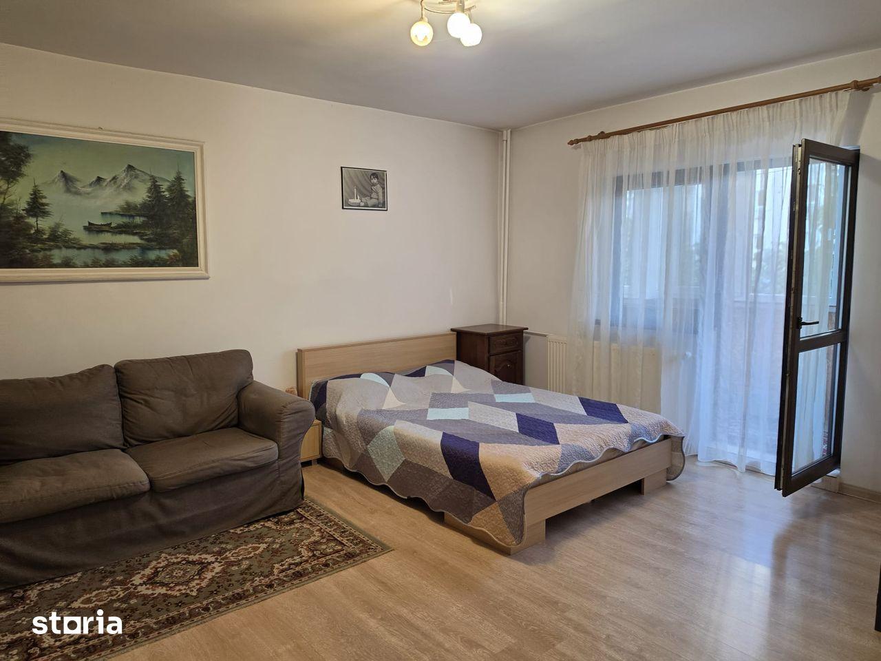 Proprietar,vand garsonieră, metrou Piata Muncii, 42 mp utili, etaj 4/8