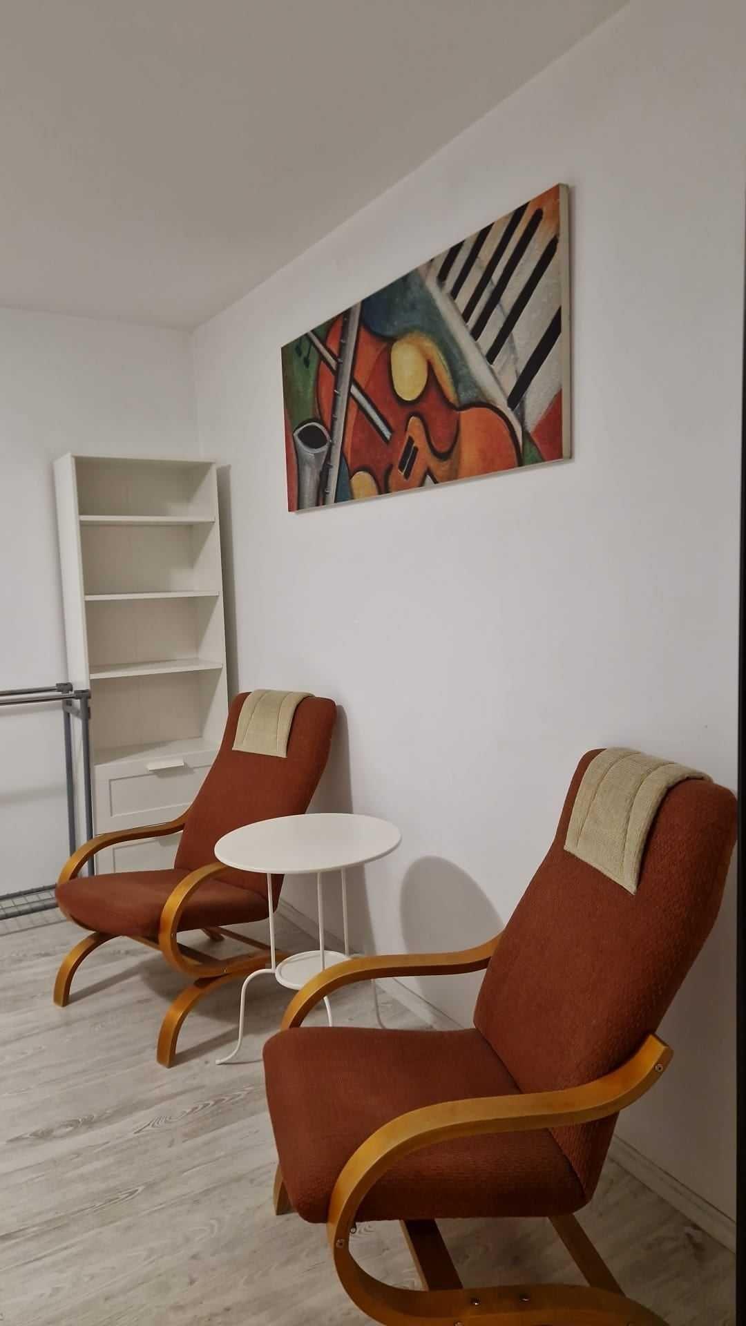 Inchiriez garsoniera sector 4 spital Budimex