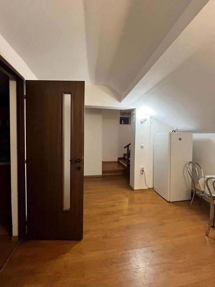 Inchiriez apartament cu 4 camere